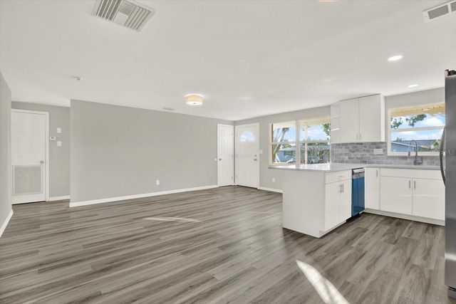 8391 76TH AVENUE, Seminole, FL 33777