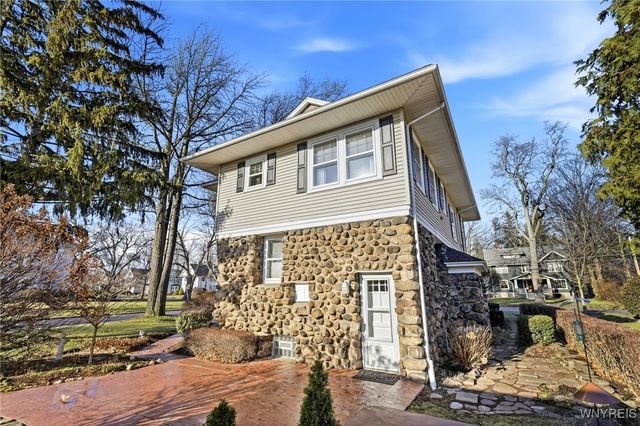 735 West Center Street, Ridgeway, NY 14103