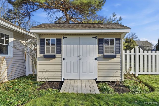 735 West Center Street, Ridgeway, NY 14103