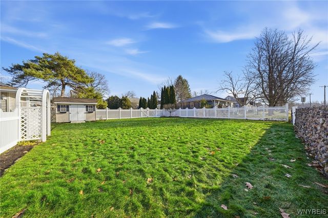 735 West Center Street, Ridgeway, NY 14103