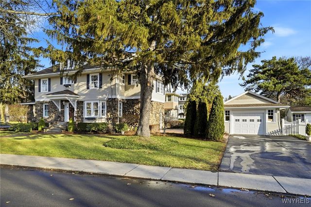 735 West Center Street, Ridgeway, NY 14103