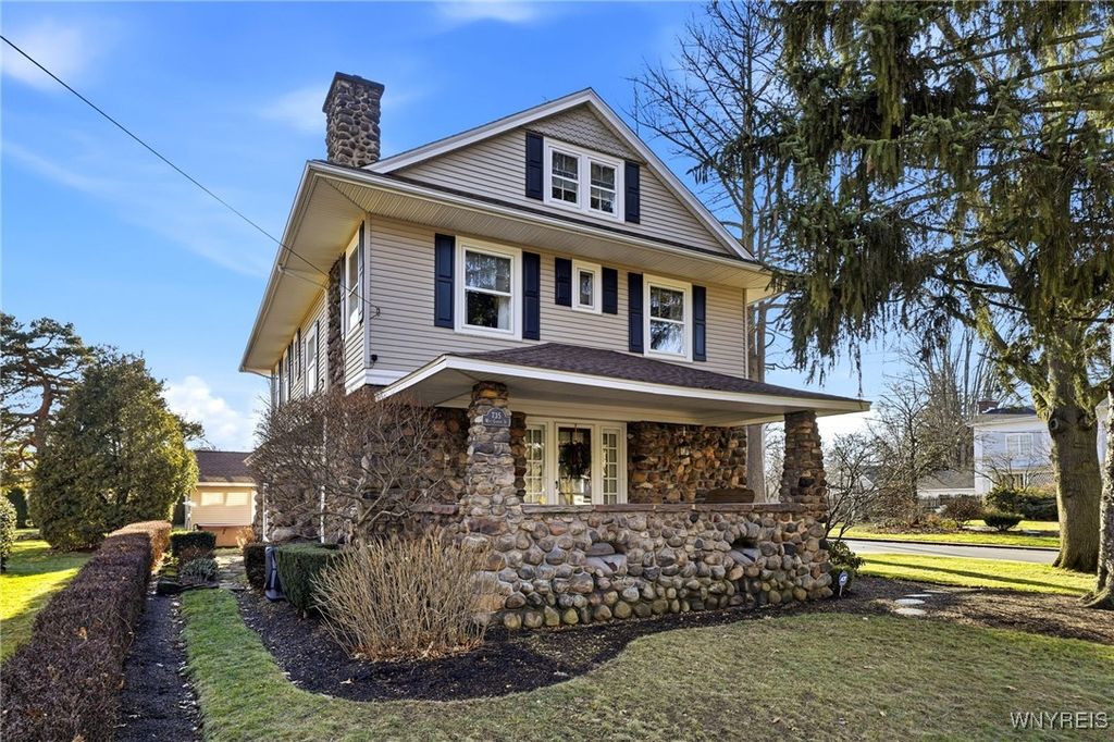 735 West Center Street, Ridgeway, NY 14103