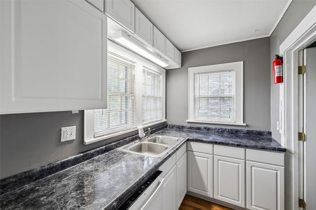 1094 28th Street, Des Moines, IA 50311