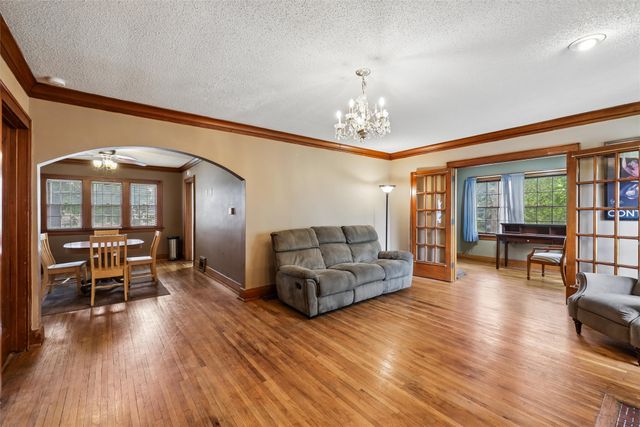 1094 28th Street, Des Moines, IA 50311