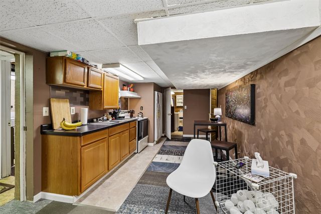 1094 28th Street, Des Moines, IA 50311