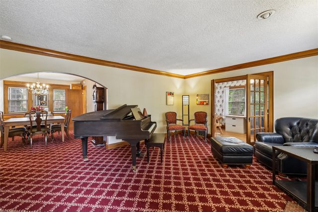 1094 28th Street, Des Moines, IA 50311