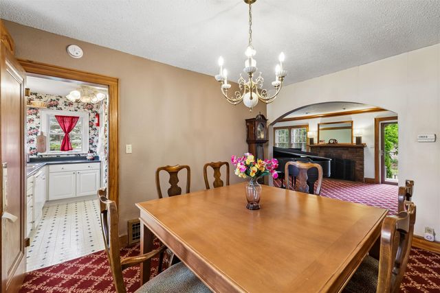 1094 28th Street, Des Moines, IA 50311