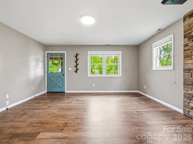 3 Mos Way, Candler, NC 28715