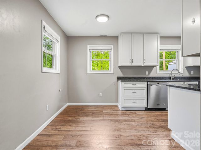 3 Mos Way, Candler, NC 28715
