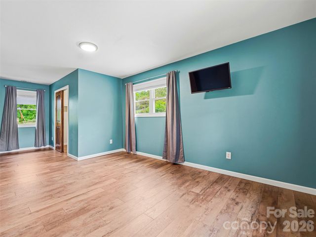 3 Mos Way, Candler, NC 28715
