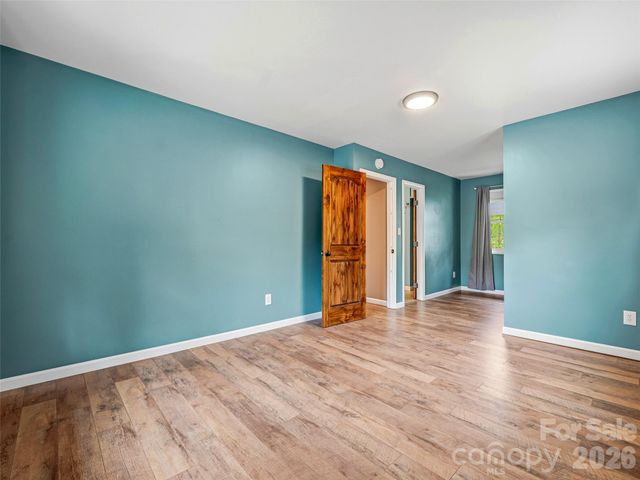 3 Mos Way, Candler, NC 28715