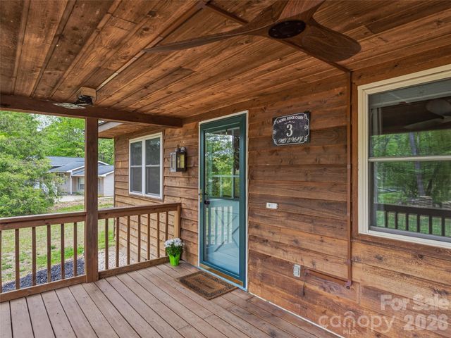 3 Mos Way, Candler, NC 28715