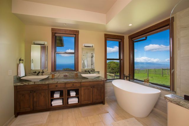 337 Kealakapu Rd, Kula, HI 96790