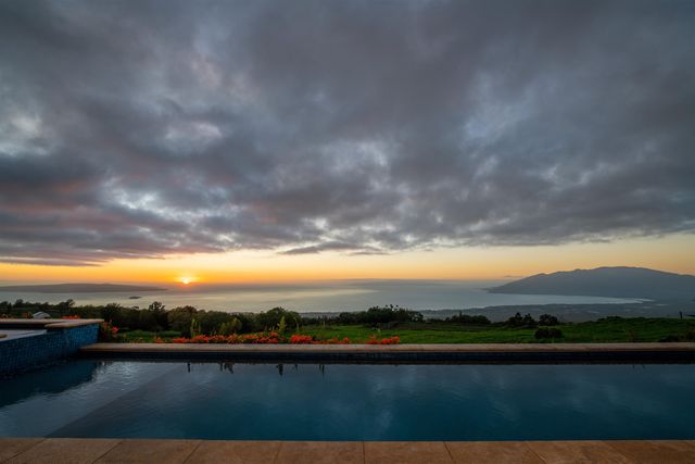 337 Kealakapu Rd, Kula, HI 96790