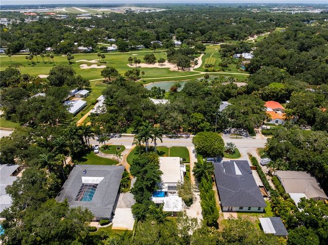 811 Royal Palm Place, Vero Beach, FL 32960