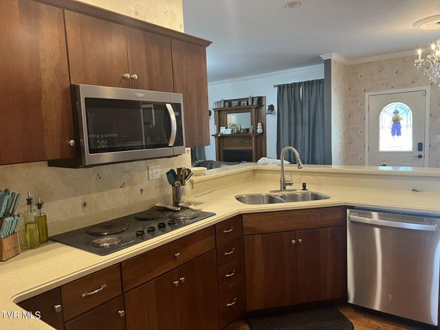 409 Oakwood Avenue, Pennington Gap, VA 24277