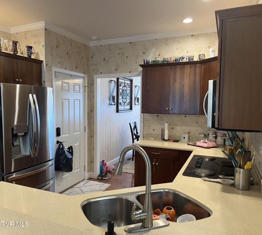 409 Oakwood Avenue, Pennington Gap, VA 24277