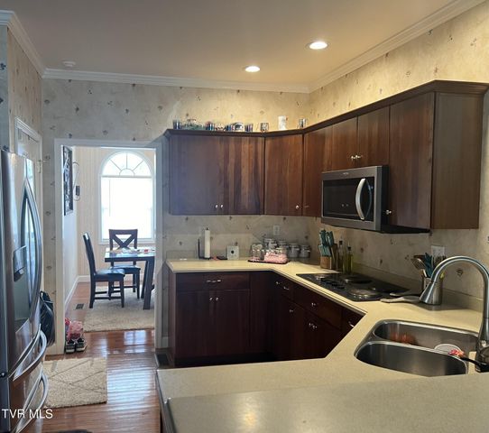 409 Oakwood Avenue, Pennington Gap, VA 24277