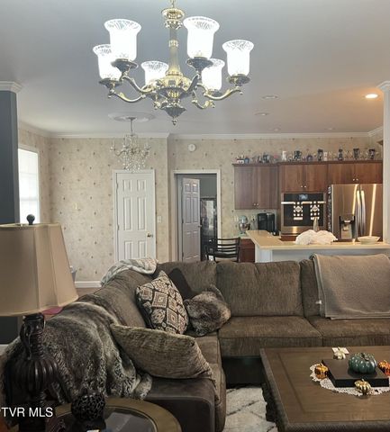 409 Oakwood Avenue, Pennington Gap, VA 24277