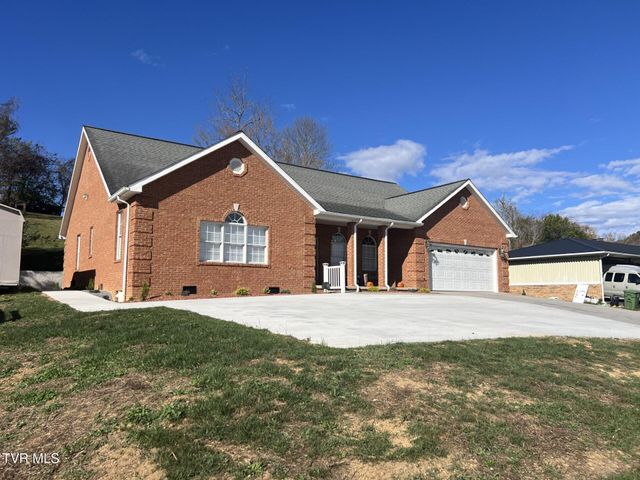 409 Oakwood Avenue, Pennington Gap, VA 24277