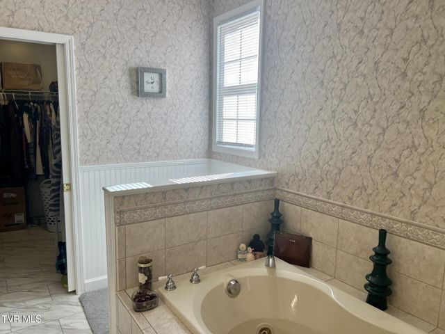 409 Oakwood Avenue, Pennington Gap, VA 24277