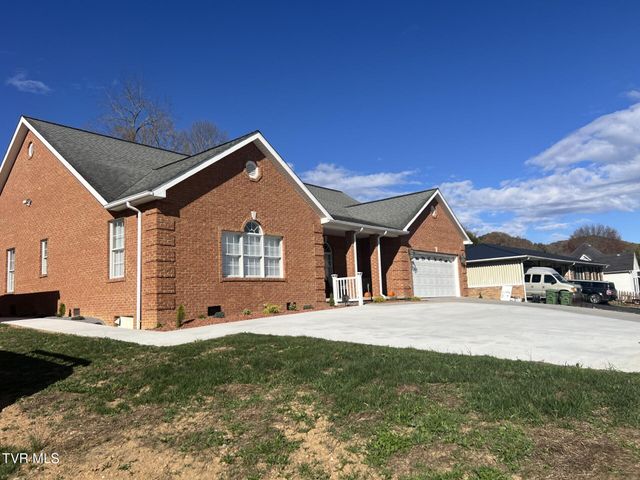 409 Oakwood Avenue, Pennington Gap, VA 24277
