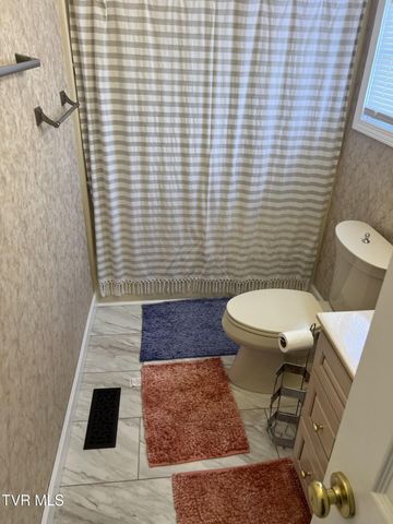 409 Oakwood Avenue, Pennington Gap, VA 24277