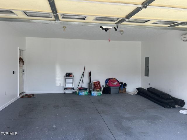 409 Oakwood Avenue, Pennington Gap, VA 24277