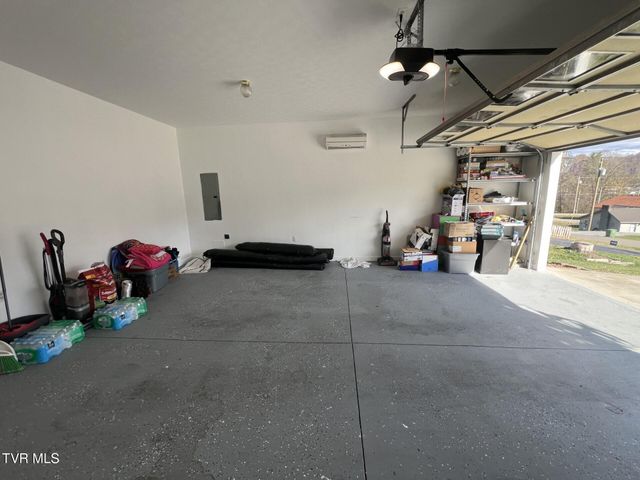 409 Oakwood Avenue, Pennington Gap, VA 24277