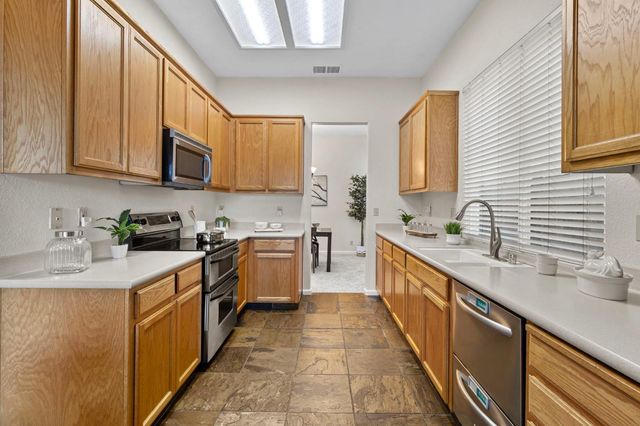 1605 Epping Ave, Modesto, CA 95355