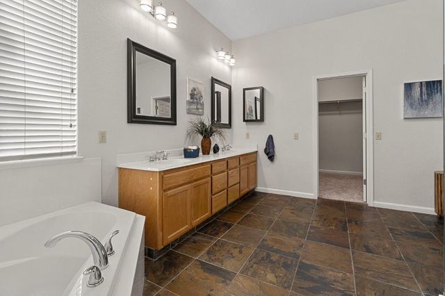 1605 Epping Ave, Modesto, CA 95355