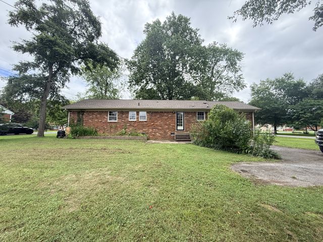 212 Bragg Cir, Tullahoma, TN 37388