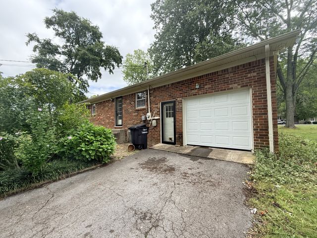 212 Bragg Cir, Tullahoma, TN 37388