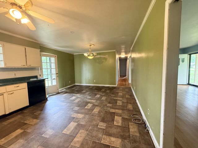 212 Bragg Cir, Tullahoma, TN 37388