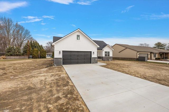 27121 Lanse Creuse Street, Harrison Twp, MI 48045