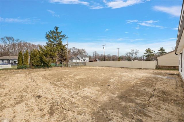 27121 Lanse Creuse Street, Harrison Twp, MI 48045