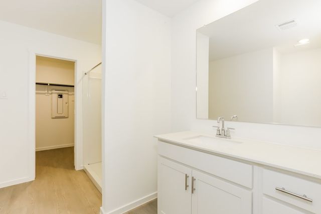 10140 Dalgreen Circle, Fort Worth, TX 76108