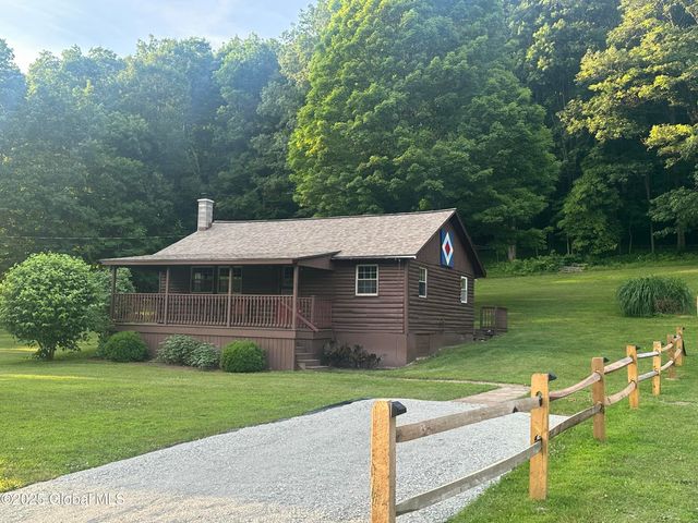 71 SE Hollow Road, Berlin, NY 12022