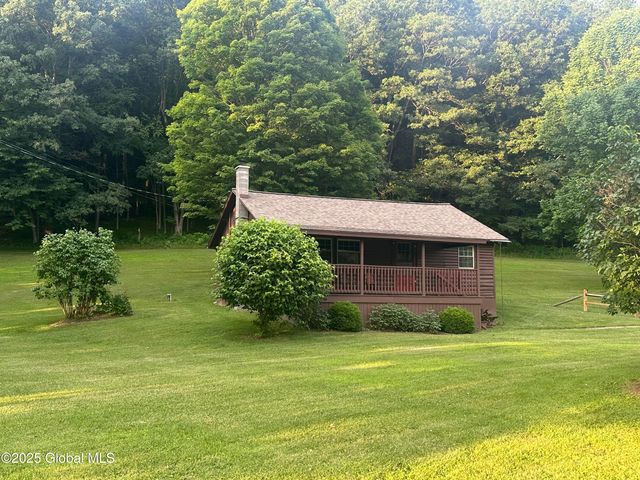 71 SE Hollow Road, Berlin, NY 12022