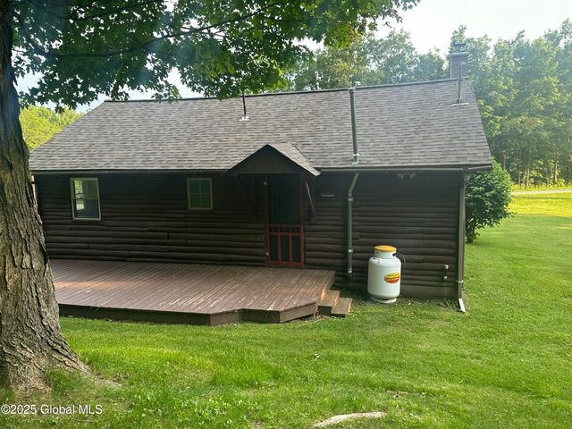 71 SE Hollow Road, Berlin, NY 12022