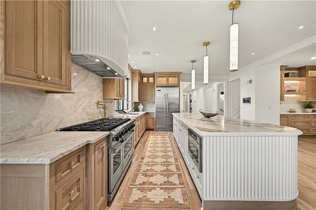 2608 W 118th Street, Leawood, KS 66211