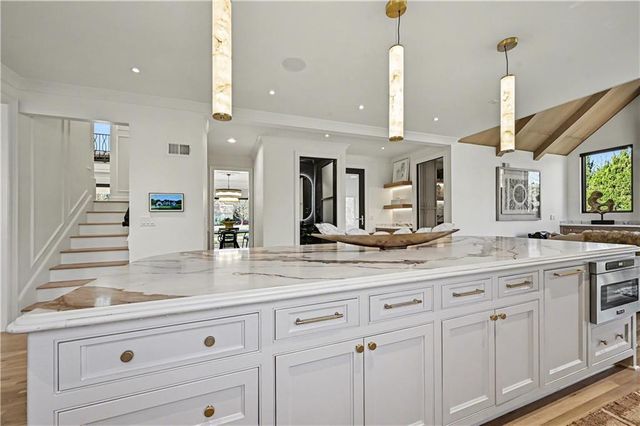 2608 W 118th Street, Leawood, KS 66211