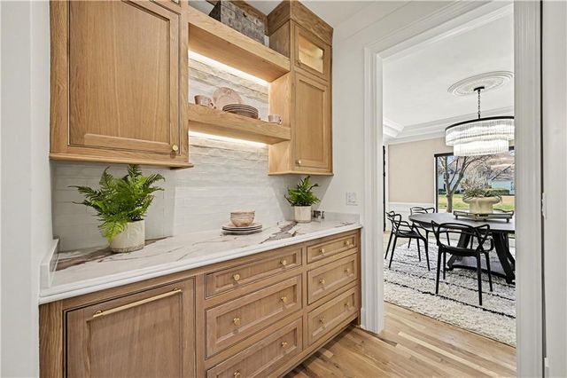 2608 W 118th Street, Leawood, KS 66211