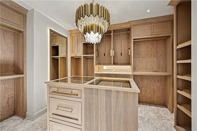 2608 W 118th Street, Leawood, KS 66211