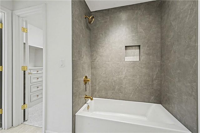 2608 W 118th Street, Leawood, KS 66211