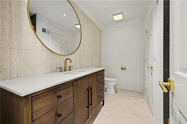 2608 W 118th Street, Leawood, KS 66211