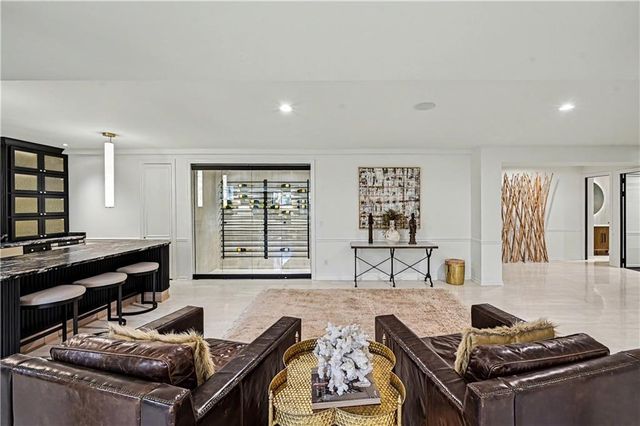 2608 W 118th Street, Leawood, KS 66211