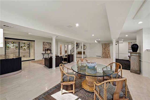 2608 W 118th Street, Leawood, KS 66211