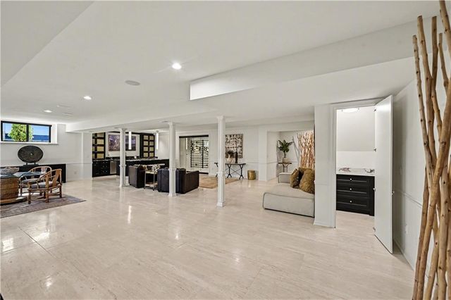 2608 W 118th Street, Leawood, KS 66211