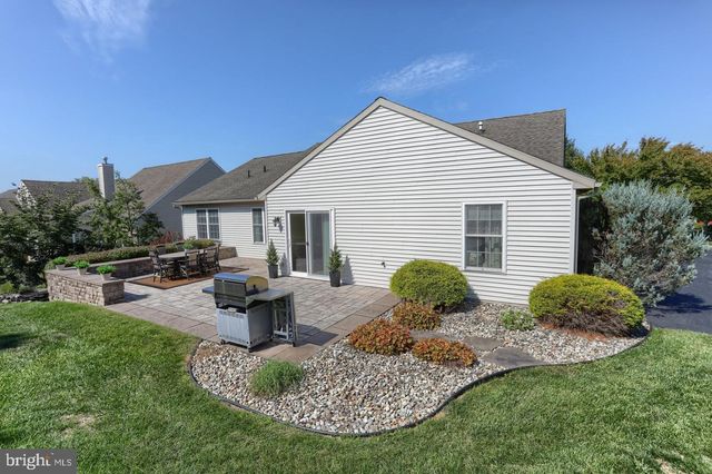 858 WATER EDGE CT, Lebanon, PA 17046